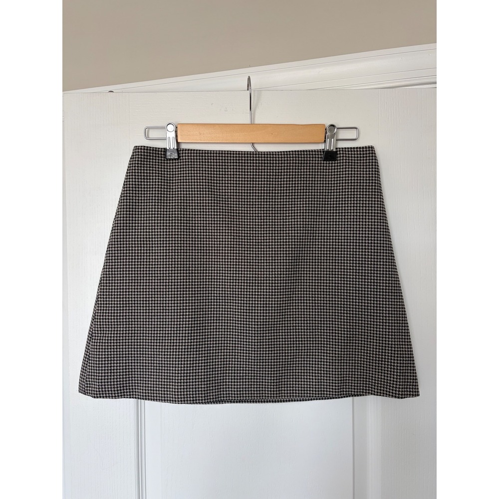 H&M Black White Houndstooth A-Line Mini Skirt Size 8 Zip Back Lined Classic